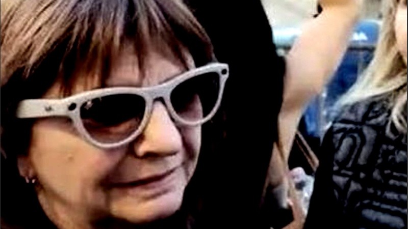 La ministra de Seguridad de la Nación, Patricia Bullrich, que este jueves estuvo en la región, fue fotografiada días atrás en la Fontana di Trevi, en Roma, en el marco del viaje para asistir al funeral del Papa Francisco.