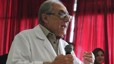 El doctor Jorge O. Galíndez es Jefe del Servicio de Clínica Médica del Hospital Escuela Eva Perón.