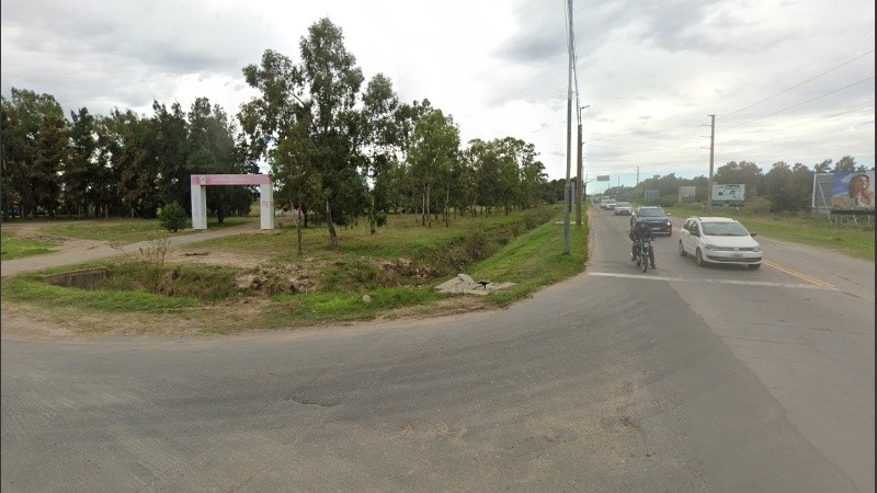 El operario se encontraba trabajando y por circunstancias que se desconocen resultó herido por la excavadora.