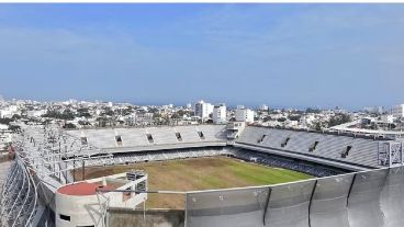 El Estadio Luis "Pirata" Fuente de Veracruz en plena remodelación: allí se jugará el cuadrangular.