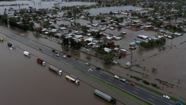 uadas por el fuerte temporal que azotaba varias localidades de la provincia de Buenos Aires.