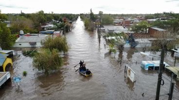 uadas por el fuerte temporal que azotaba varias localidades de la provincia de Buenos Aires.
