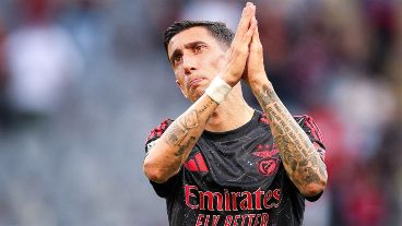 La despedida de Fideo entre lágrimas del público portugués.