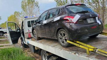 El Peugeot 208 secuestrado en el operativo.