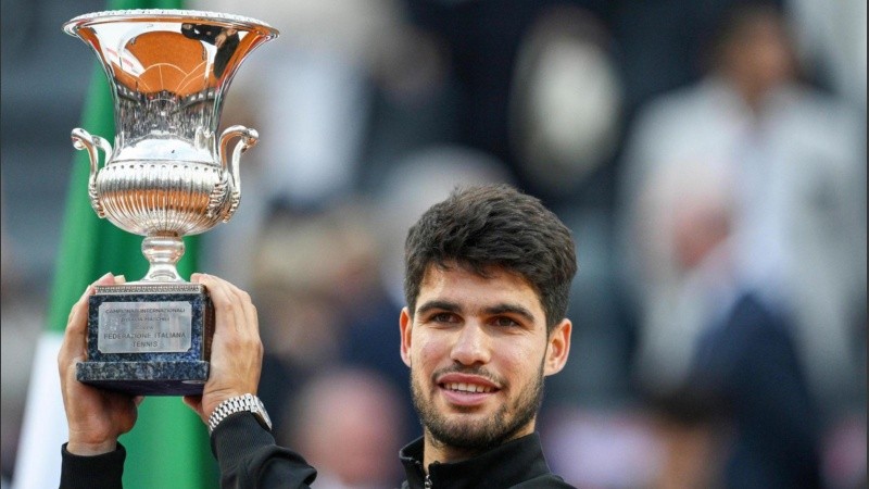 Alcaraz dominó el polvo de ladrillo en Roma y llega como favorito a Roland Garros.