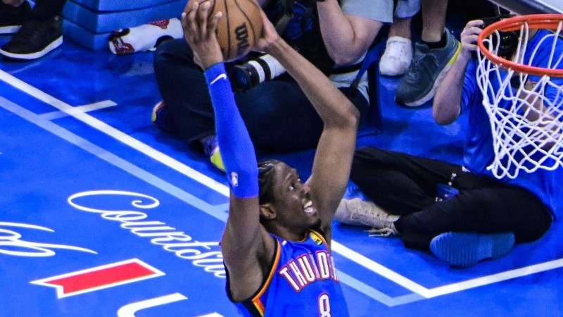 Tras un primer tiempo parejo, los de Oklahoma se impusieron con contundencia en el segundo.