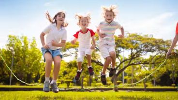 En regiones con mayor intensidad de luz natural, los efectos protectores contra la miopía son más pronunciados.