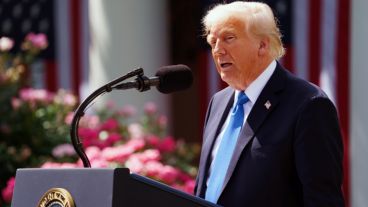 El presidente de EE.UU. habló este lunes con Putin y Zelenski.