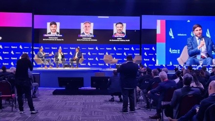 Pullaro disertó ante el círculo rojo en AmCham.