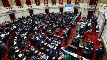 La oposición busca el número para sesionar.