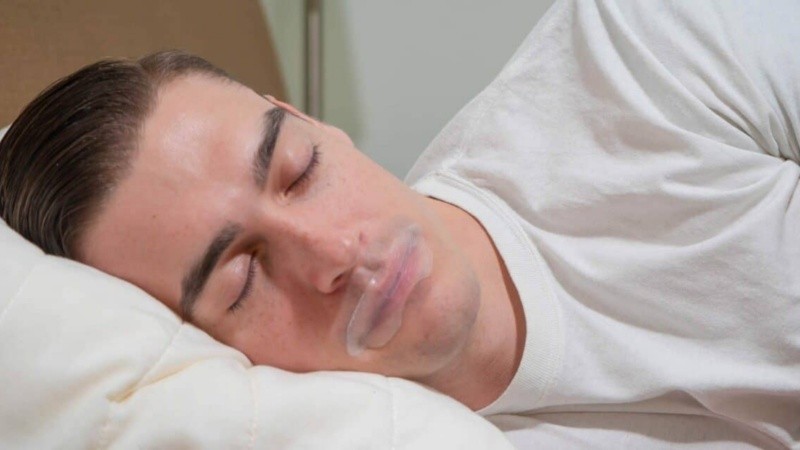 Estudios sugieren que la reciente moda podría tener pocos beneficios y presentar graves riesgos de asfixia.