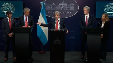 El equipo económico del Gobierno en conferencia este mediodía.
