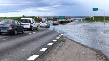 La mano con sentido a Rosario de la Ruta 9 fue rehabilitada este viernes.