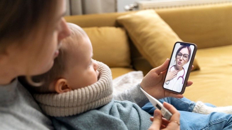 La app gratuita brinda acceso a videoconsultas médicas de guardia además de otros beneficios.