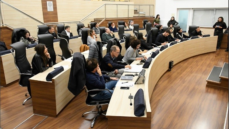 La reunión se dio este martes por la tarde en el recinto de sesiones.