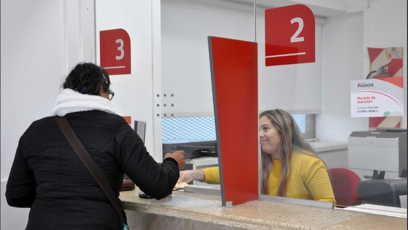 A partir de esta semana, vecinas y vecinos podrán pagar con cualquier billetera virtual o tarjeta de débito todos sus tributos en las terminales de Munipagos.