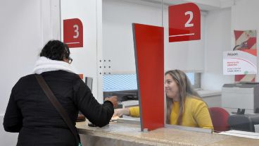 A partir de esta semana, vecinas y vecinos podrán pagar con cualquier billetera virtual o tarjeta de débito todos sus tributos en las terminales de Munipagos.