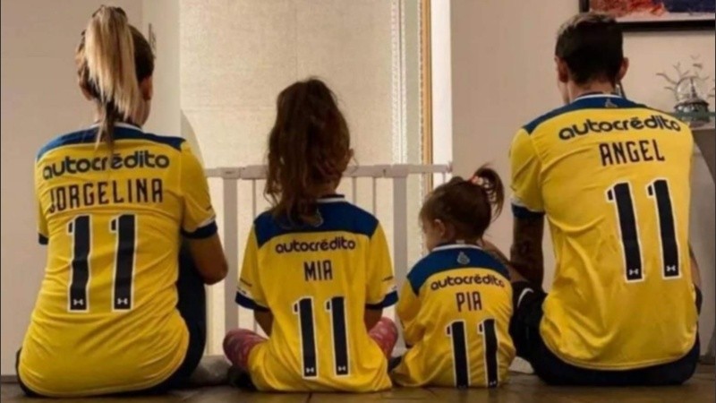 La familia, siempre un pilar para Angelito.