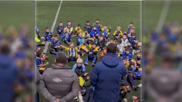 Los chicos de las inferiores canallas celebraron el regreso de Angelito.