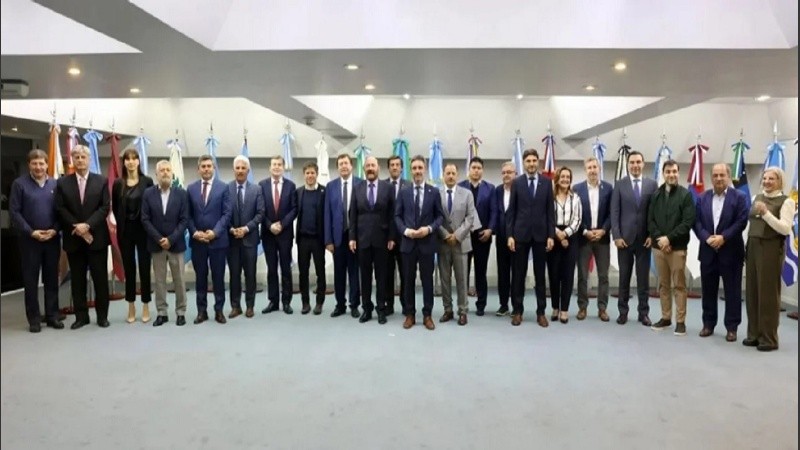 Abordarán la situación económica, así como también el problema de mantenimiento de las rutas nacionales.