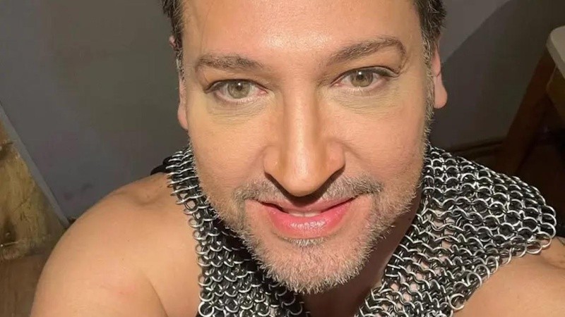 Según trascendió, el artista les cobró el cubierto a todas las fanáticas que asistieron, sin haberlo comunicado previamente.