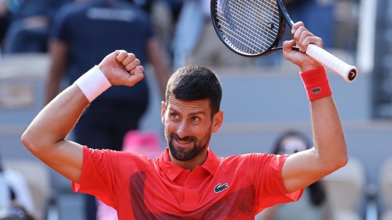 Novak Djokovic ganó su partido y está en cuartos de final, al igual que Janik Sinner.