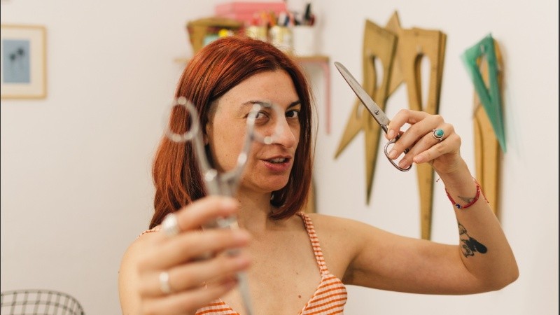 El jueves 5 de junio se presenta el libro que invita a explorar el mundo de la costura como una herramienta de autoexpresión y transformación personal.