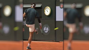 La patada del tenista que derivó en polémica.