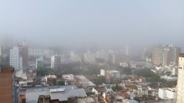 Rosario amaneció con niebla este jueves, tras la tormenta del miércoles.
