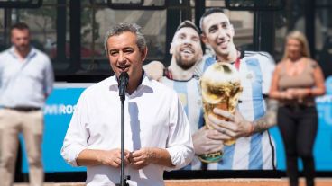 El intendente puso en valor a la ciudad de Messi y Di María.