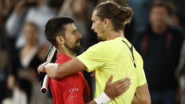 El serbio Djokovic está en semifinales tras eliminar al alemán Zverev.
