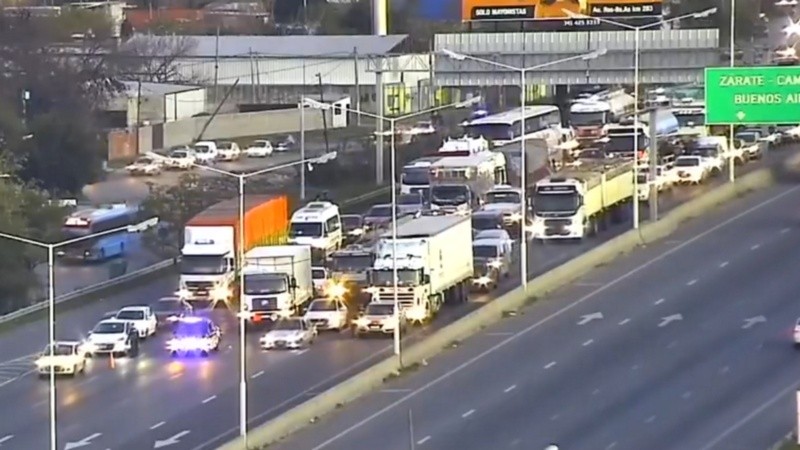 El tránsito con demoras por siniestro vial en Circunvalación.