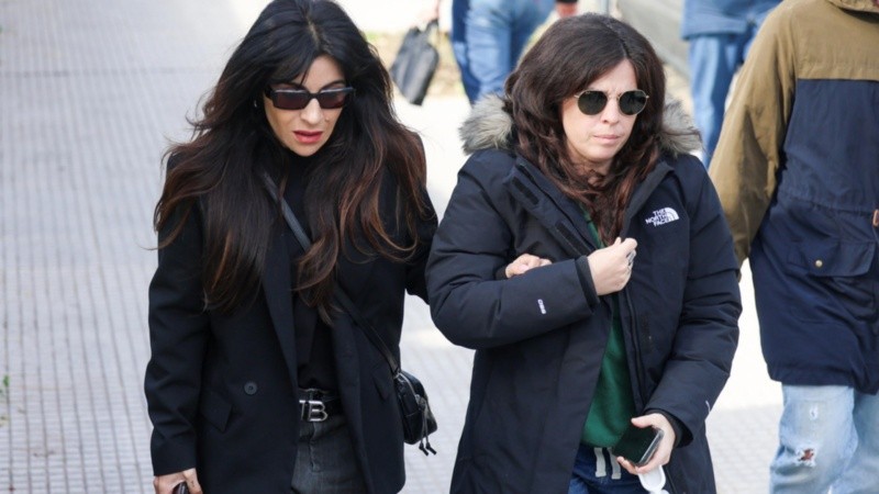 Las hijas de Diego en el anterior juicio por la muerte de su padre.