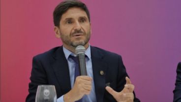 “La corrupción golpea a la democracia”.