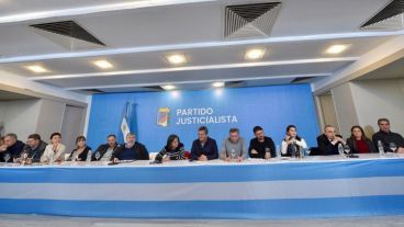 La reunión de los dirigentes peronistas este jueves.