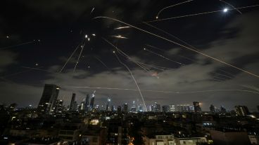 Irán lanzó misiles hipersónicos en una nueva oleada de ataques sobre Israel.