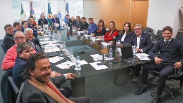 Todos los gobernadores en una misma mesa para marcarle un límite al ajuste de Milei.