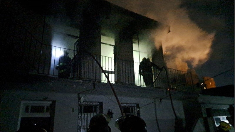 Bomberos acudieron al siniestro en calle Buenos Aires al 1200.