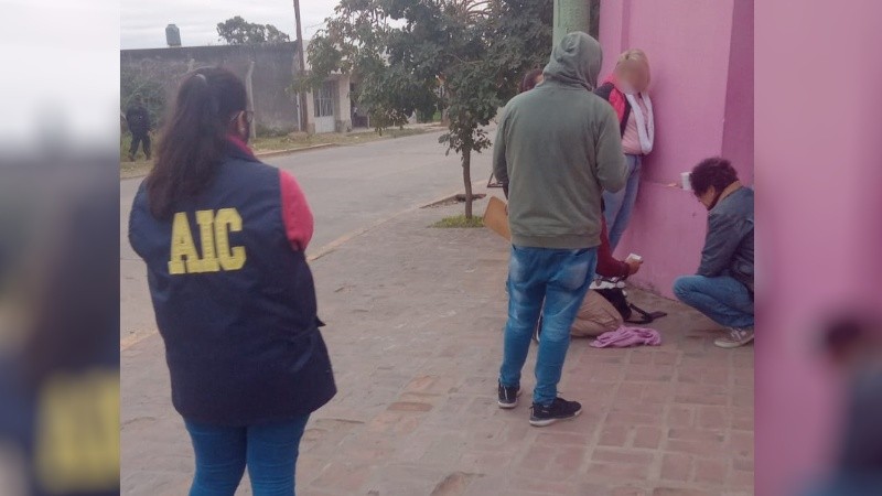 Samanta V. fue detenida a la salida de una visita a su pareja en la cárcel de Coronda.