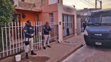 Uno de los allanamientos en la localidad del departamento San Jerónimo.