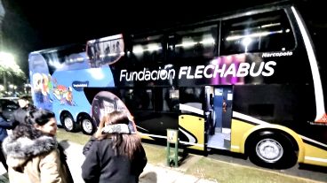 El micro solidario comenzó a andar este jueves a la noche, en una noche helada.
