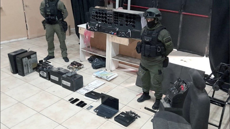 El simulador de vuelo secuestrado de un boliche de música latina del Bajo Flores.