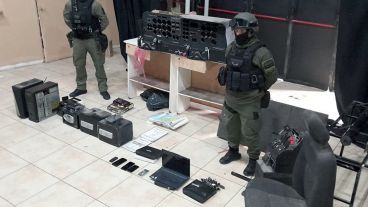 El simulador de vuelo secuestrado de un boliche de música latina del Bajo Flores.