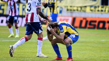 Malcorra se lamenta por su disparo errado durante los 90 minutos.