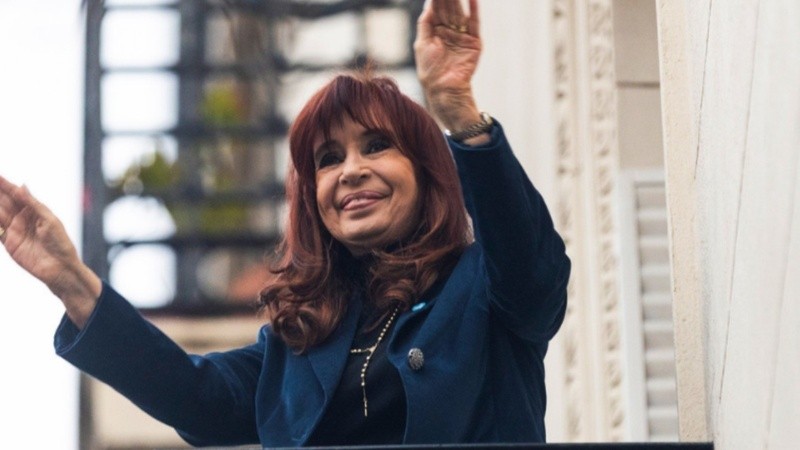 Cristina Kirchner volvió a cuestionar la sostenibilidad del plan económico de Javier Milei.
