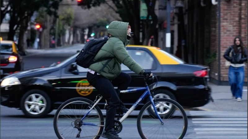Será duro pedalear este lunes en Rosario.