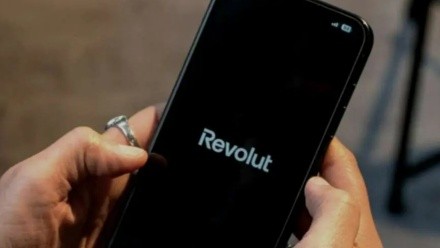 Revolut compró un banco en Argentina y viene a competir con Mercado Pago y el resto de billeteras digitales.