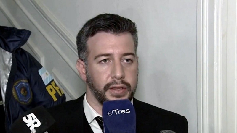 Tiempos de acusador. El ex fiscal, en la década pasada, durante una conferencia de prensa.