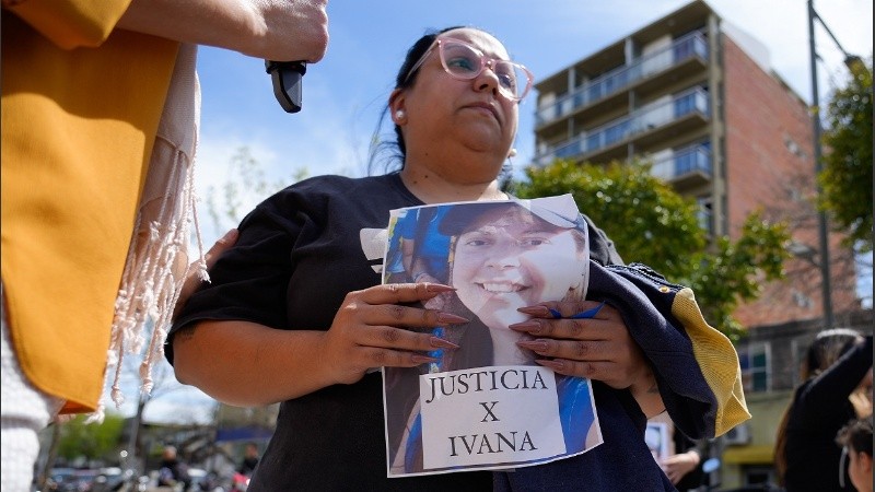 La hermana de Ivana, Silvina, buscó al prófugo en Bolivia, y ahora compartió su conformidad con la próxima imputación.