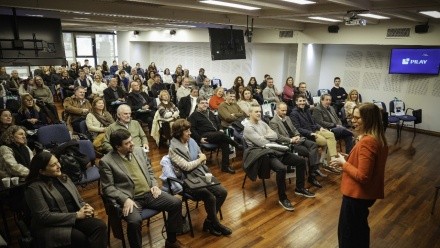 La periodista Cecilia Bouffet habló en el Concejo Profesional de Ciencias Económicas.